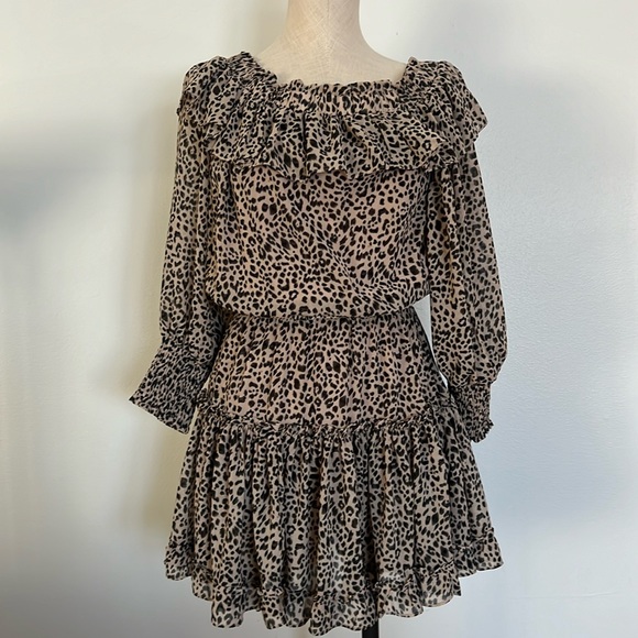 Off Shoulder animal print short set
